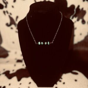 Chic Turquoise Stone & Black Pearl Necklace